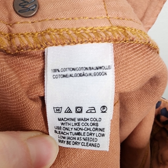 Free People We The Free Cheetah Print Zip It Up Raw Hem Mini Skirt 25 - Picture 5 of 6